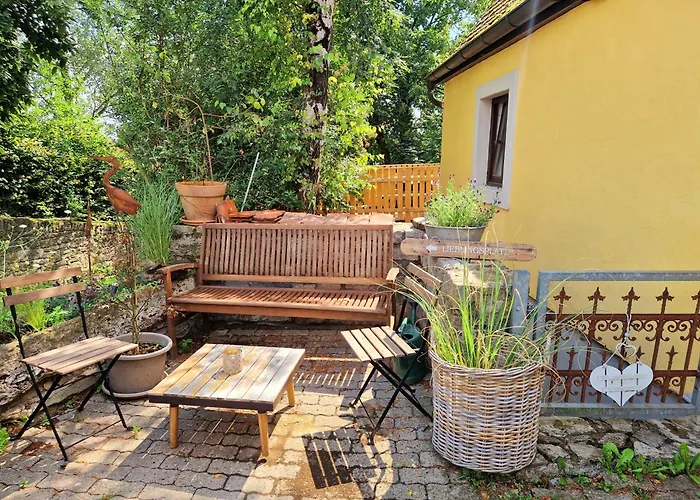 Ferienhaus Am Hohen Turm In Sulzfeld Am Main, Parkplatz, Terrasse, Kaffee, Playstation, Wlan